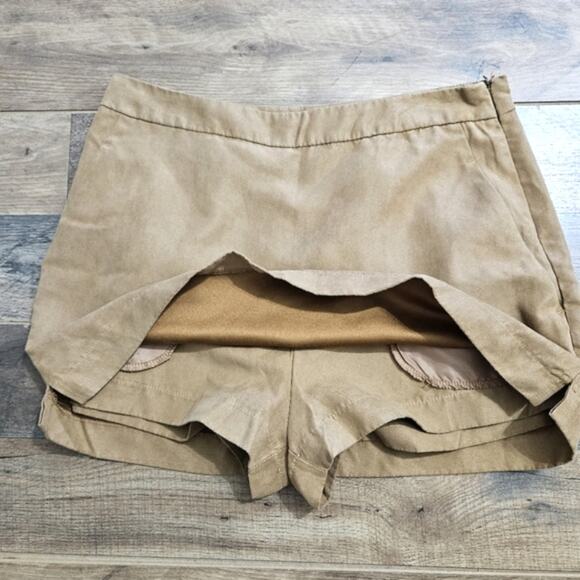 Forever 21 Khaki Faux Suede Skorts Size Medium - Picture 3 of 8